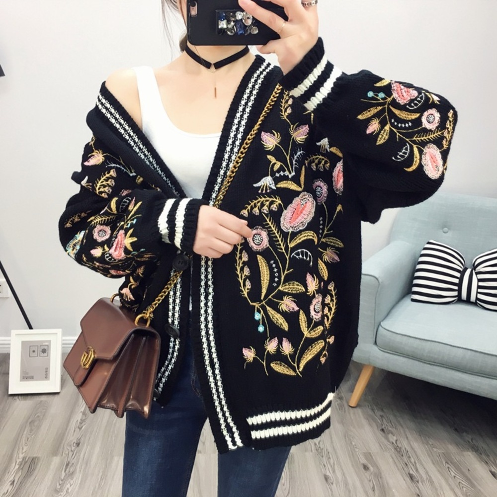 L'atiste by Amy knit embroidered button up sweater